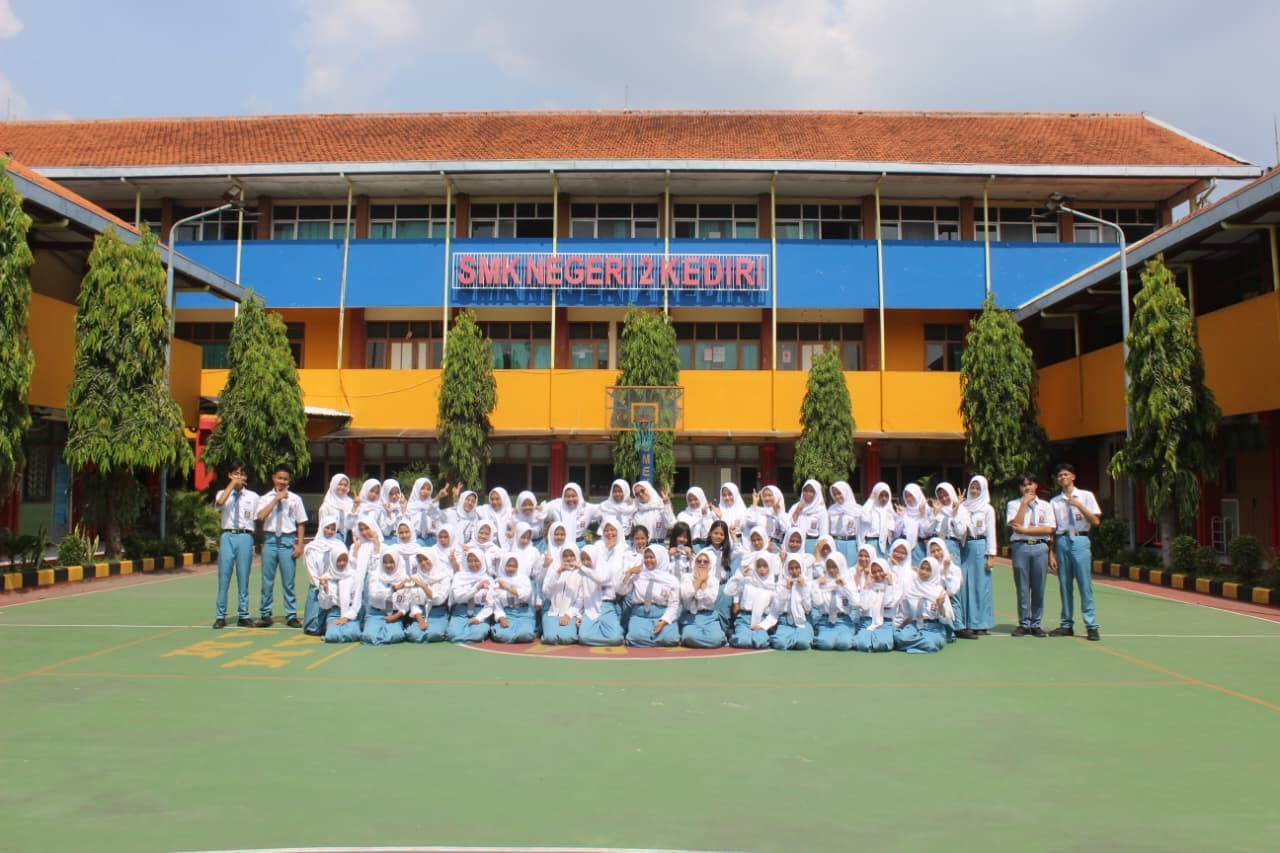 DEFOSDA ENGLISH CLUB (DEC)